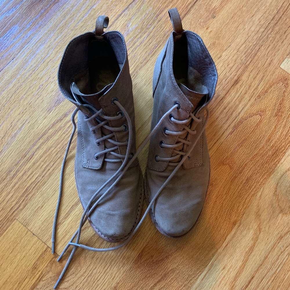 Sam Edelman Light Brown Leather Booties Size: 7.5M